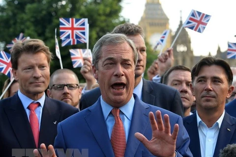 Lãnh đạo Đảng Độc lập Liên hiệp Anh (UKIP) Nigel Farage phát biểu trong cuộc họp báo sau kết quả cuộc trưng cầu ý dân ở London. (Nguồn: AFP/TTXVN)