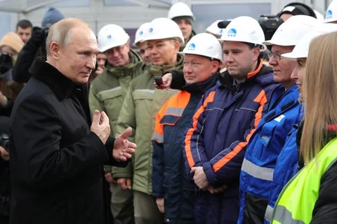 Tổng thống Nga Vladimir Putin khai trương tuyến đường cao tốc Moskva–St. Petersburg. (Nguồn: Jordan Times)
