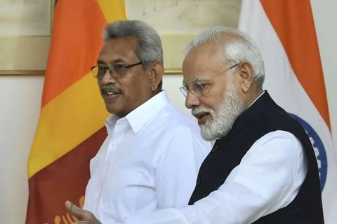 Thủ tướng Ấn Độ Narendra Modi (phải) và Tổng thống Sri Lanka Gotabaya Rajapaksa. (Nguồn: Money Control)