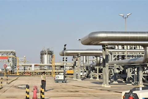 Một nhà máy của Tập đoàn năng lượng quốc gia Aramco. (Ảnh: AFP/TTXVN)