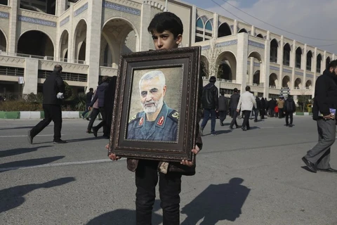 Người dân Iran tưởng niệm Tướng Qasem Soleimani. (Nguồn: Al Jazeera)