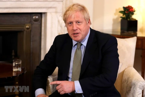 Thủ tướng Anh Boris Johnson phát biểu tại London, ngày 8/1/2020. (Ảnh: AFP/TTXVN)