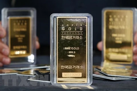 Vàng miếng được trưng bày tại một sàn giao dịch ở Seoul, Hàn Quốc. (Ảnh: Yonhap/TTXVN)