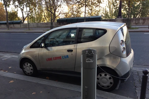 Một mẫu xe điện tại Pháp. (Ảnh: The Green Optimist)