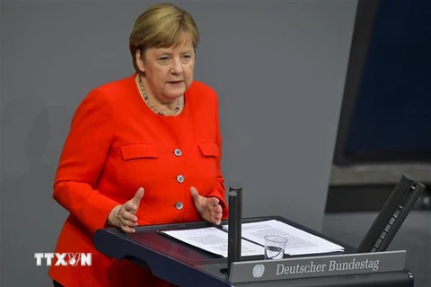 Thủ tướng Đức Angela Merkel phát biểu trong cuộc họp Hạ viện Đức ở Berlin. (Ảnh: AFP/TTXVN)