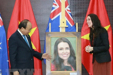 Thủ tướng Nguyễn Xuân Phúc tiếp Thủ tướng New Zealand, bà Jacinda Ardern. (Ảnh: TTXVN)