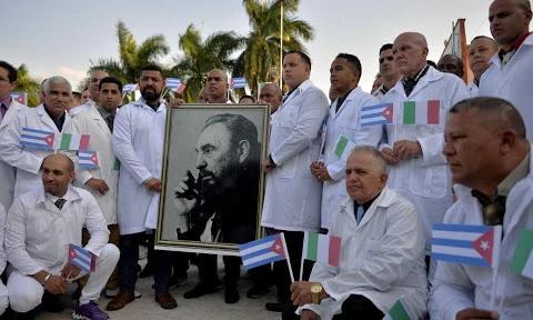 Phái đoàn Bác sĩ Quốc tế chuyên ứng phó các Tình trạng Thảm họa và Dịch bệnh nguy cấp “Henry Reeve” của Cuba. (Ảnh: WFTU)