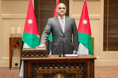 Ông Bisher Khasawneh tuyên thệ nhậm chức. (Ảnh: royanews)