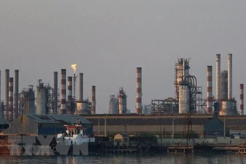 Một cơ sở khai thác dầu ở Iran. (Ảnh: IRNA/TTXVN)