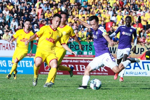 Bên cạnh Văn Quyết, ai là cầu thủ xuất sắc nhất V-League 2019?