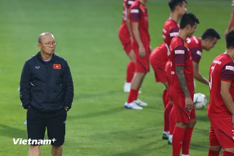 Huấn luyện viên Park Hang-seo tạm thời đã chọn được 5 cầu thủ của tuyển quốc gia bổ sung cho U22 Việt Nam tại SEA Games 30 tới đây. (Ảnh: Nguyên An)