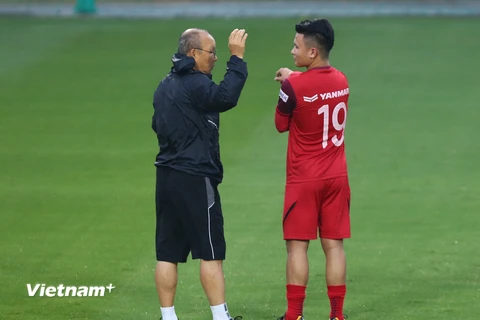 HLV Park Hang-seo muốn Quang Hải nhường danh hiệu Quả bóng vàng năm 2019 cho đàn anh. (Ảnh: Nguyên An/Vietnam+)