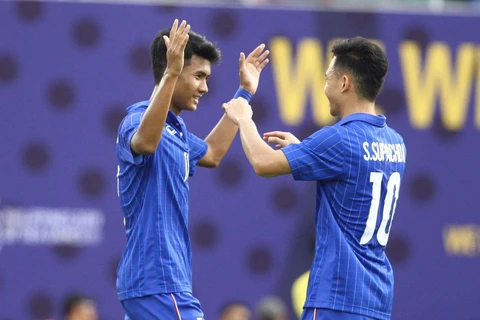 U22 Thái Lan dễ dàng đánh bại U22 Singapore ở lượt trận thứ ba bảng B chiều 1/12 tại môn bóng đá nam SEA Games. (Ảnh: SIamSport)
