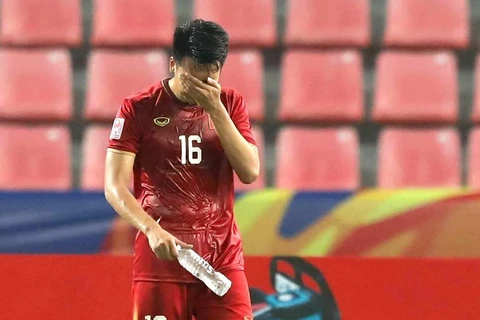 U23 Việt Nam thất thần rời sân Thái Lan khi bị loại sớm ở U23 châu Á