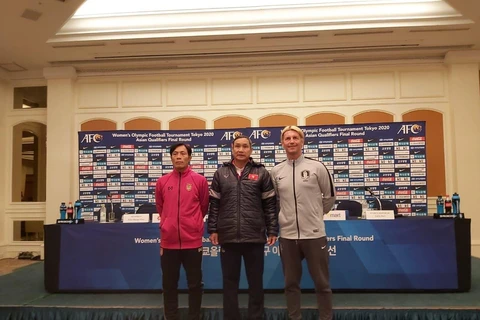 Huấn luyện viên Mai Đức Chung tham dự phần họp báo trước khi vòng loại cuối cùng Olympic Tokyo 2020 khởi tranh. (Ảnh: VFF)