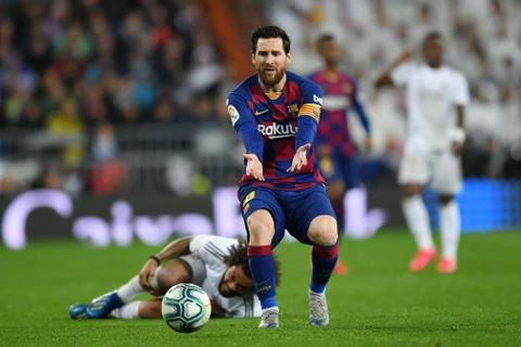 HLV Quique Setien không trách Messi sau thất bại 0-2 trước Real Madrid. (Ảnh: Getty Images) 