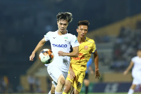 Hoàng Anh Gia Lai để Nam Định thắng cách biệt 0-2 trong thế trận bế tắc và không có nhiều cơ hội nguy hiểm. (Ảnh: Nguyên An/Vietnam+)