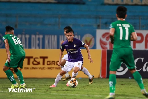 Hà Nội FC tiếp đón TP.HCM trên sân Hàng Đẫy không khán giả ở bán kết cúp Quốc gia 2020 tối 16/9. (Ảnh: Hiển Nguyễn/Vietnam+) 