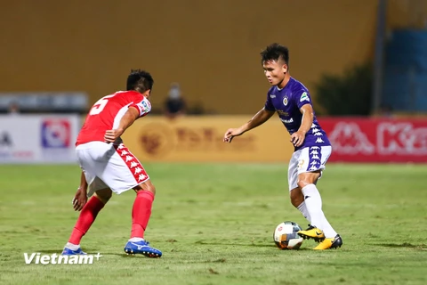 Cận cảnh Quang Hải tỏa sáng, Hà Nội FC đè bẹp TP.HCM để vào chung kết