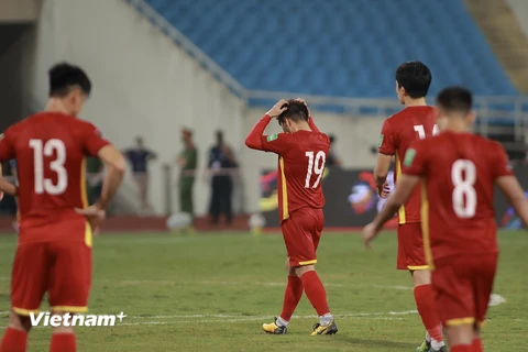 Cận cảnh tuyển Việt Nam thua Australia khi VAR không cho hưởng penalty