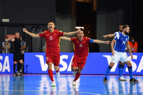 Khổng Đình Hùng ghi bàn thắng duy nhất cho đội tuyển Việt Nam trước Brazil. (Ảnh: Getty Images) 