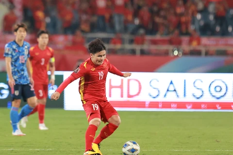 Quang Hải quyết định trở về thi đấu AFF Cup 2022 với đội tuyển Việt Nam dù đang có cơ hội ra sân nhiều hơn tại Pau FC. (Ảnh: PV/Vietnam+)