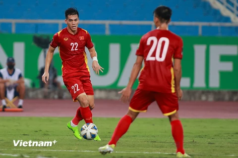 Việc vắng một vài trụ cột sẽ tạo nên cơ hội lớn cho những cầu thủ khác tại đội tuyển Việt Nam. (Ảnh: PV/Vietnam+)