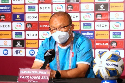 Huấn luyện viên Park Hang-seo từ chối chia sẻ nhiều điều với truyền thông sau trận thua đậm trước Australia. (Ảnh: VFF)
