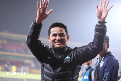 Huấn luyện viên Kiatisak khởi đầu mùa giải 2022 thiếu ấn tượng cùng Hoàng Anh Gia Lai. (Ảnh: PV/Vietnam+) 
