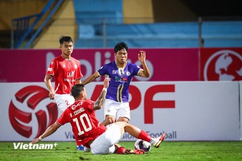 Vắng Quang Hải, Hà Nội FC chia điểm cùng CLB TP.HCM với tỷ số 0-0