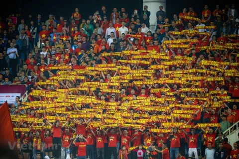 Khoảng 20.000 khán giả được tới sân cổ vũ cho tuyển Việt Nam ở trận gặp Oman. (Ảnh: PV/Vietnam+) 