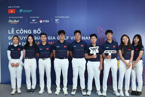 Chín vận động viên thuộc đội tuyển golf Việt Nam dự SEA Games 31. (Ảnh: CTV/Vietnam+) 