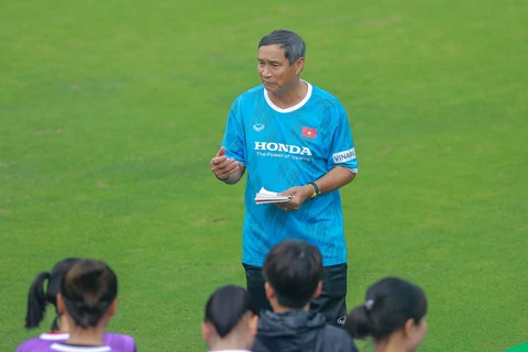 Huấn luyện viên Mai Đức Chung vẫn tiếp tục dẫn dắt đội tuyển nữ Việt Nam. (Ảnh: Vietnam+)