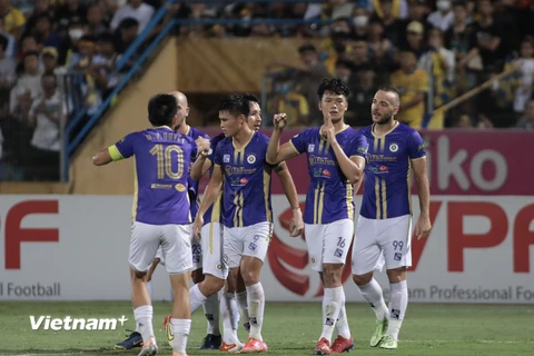 Thắng ngược Sông Lam Nghệ An, Hà Nội FC vững vàng dẫn đầu V-League