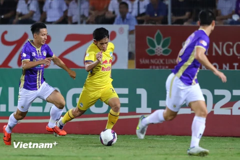 Hà Nội FC thắng Hoàng Anh Gia Lai, bứt phá trong cuộc đua vô địch