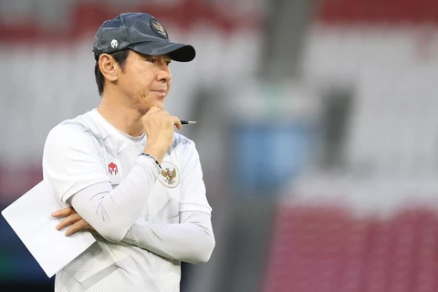 Huấn luyện viên Shin Tae-yong có nhiều duyên nợ với huấn luyện viên Park Hang-seo bên phía tuyển Việt Nam. (Ảnh: PSSI) 