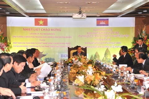 Thủ tướng Hun Sen làm việc tại BIDV và AVIC. (Nguồn: BIDV)