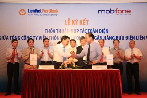 LienVietPostBank tài trợ 10.000 tỷ cho MobiFone, phát hành Sim Macca