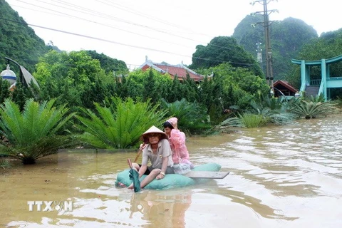 Nhiều địa phương tại tỉnh Quảng Ninh ngập lụt trong nước. (Ảnh: Minh Quyết/TTXVN)