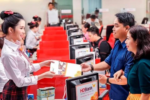 Giao dịch tại ngân hàng. (Nguồn: HDBank)