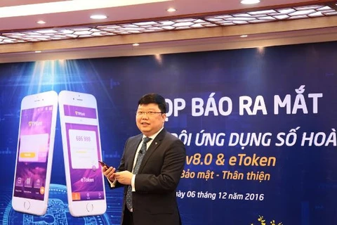 Ông Nguyễn Hưng, Tổng Giám đốc TPBank giới thiệu sản phẩm mới. (Nguồn: TPBank)