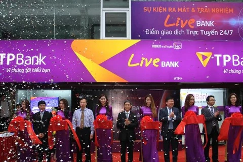 TPBank ra mắt mô hình giao dịch ngân hàng tự động LiveBank tại 54 Bát Sứ Hà Nội. (Nguồn: TPBank)