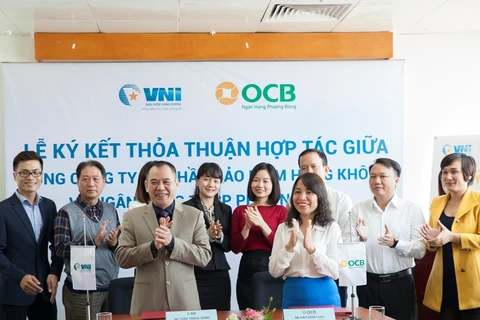 Đại diện VNI và OCB tại Lễ ký kết thỏa thuận hợp tác toàn diện. (Nguồn: OCB)