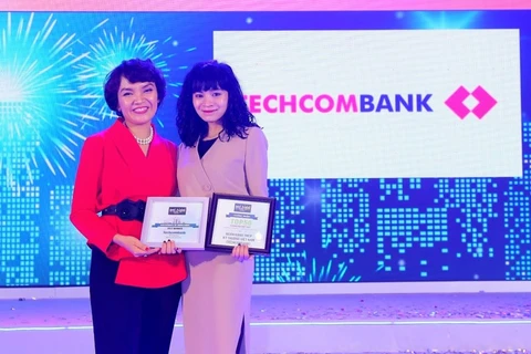 Bà Phạm Vũ Minh Đan (phải), Giám đốc Khối Quản trị Nguồn nhân lực tại lễ công bố kết quả khảo sát. (Nguồn: Techcombank)