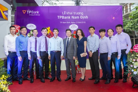 Lãnh đạo TPBank tại lễ khai trương chi nhánh Nam Định. (Nguồn: TPBank)