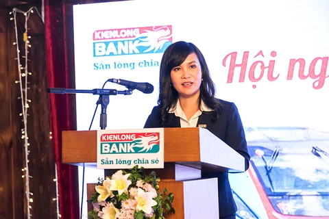 Bà Trần Tuấn Anh, thành viên Hội đồng quản trị, kiêm Tổng Giám đốc Kienlongbank phát biểu tại hội nghị. (Nguồn: CTV)