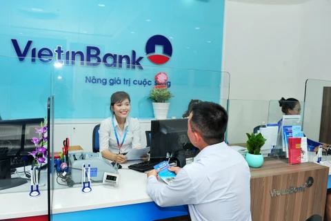 Giao dịch tại VietinBank. (Ảnh: CTV)