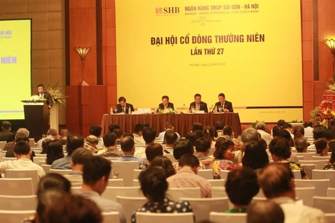 Ông Nguyễn Văn Lê – Tổng Giám đốc SHB báo cáo trước Đại hội. (Ảnh: CTV)