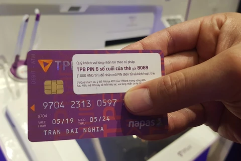 Thẻ chip nội địa của TPBank. (Ảnh: Thúy Hà/Vietnam+)