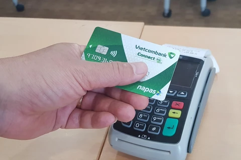 Thẻ chip nội địa của Vietcombank. (Ảnh: Thúy Hà/Vietnam+)